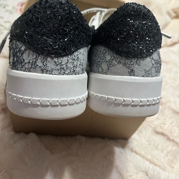 White and Black Sneakers by Vintage Havanah - Picture 4 of 7
